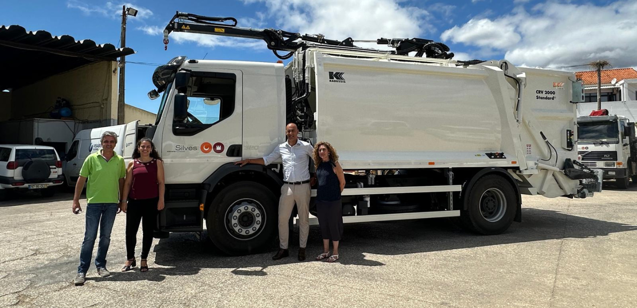 Sul Informação - Silves comprou novo camião para recolha do lixo
