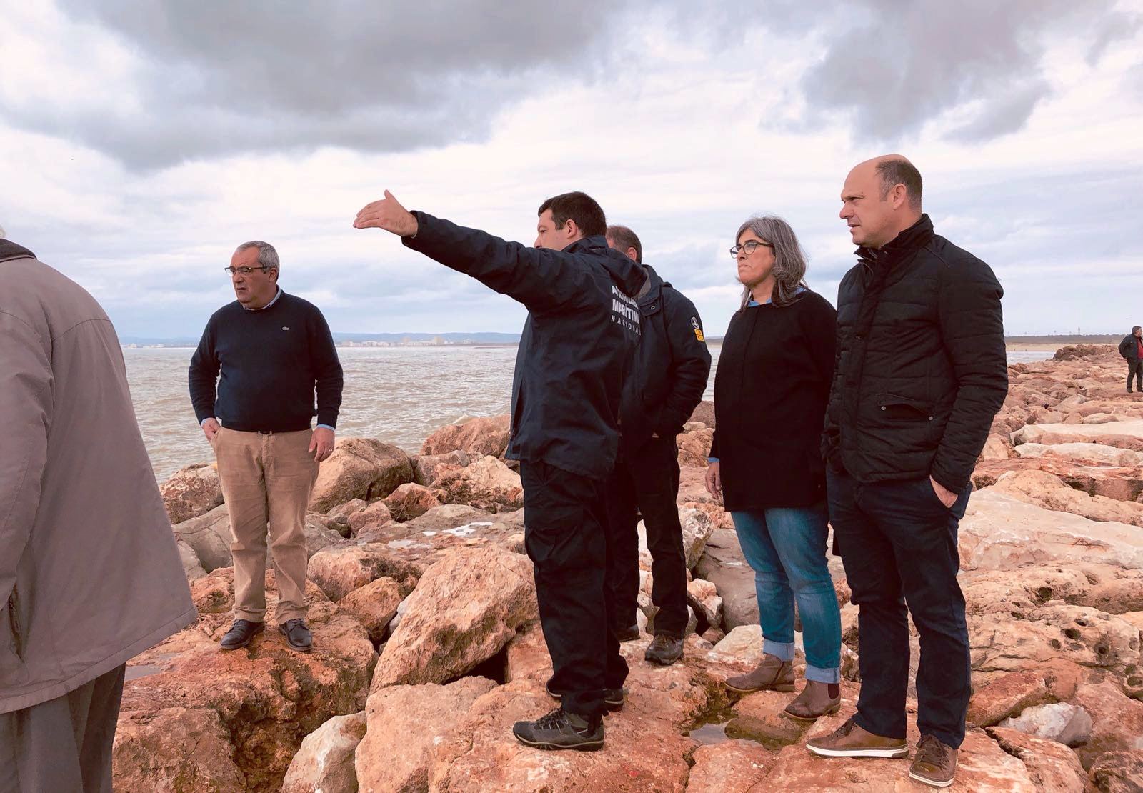 Sul Informação - Molhe do Guadiana danificado pela tempestade vai ser reparado «durante as próximas semanas»