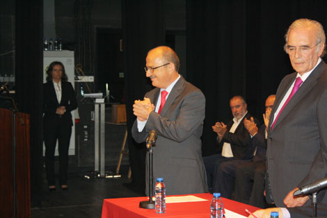 Sul Informação - Vítor Aleixo empossado em Loulé num Cine-teatro apinhado de gente
