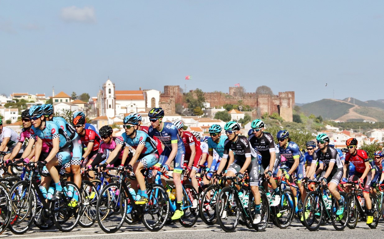 Sul Informação - Fotogaleria: Emoções do ciclismo regressam com a Volta ao Algarve 2017