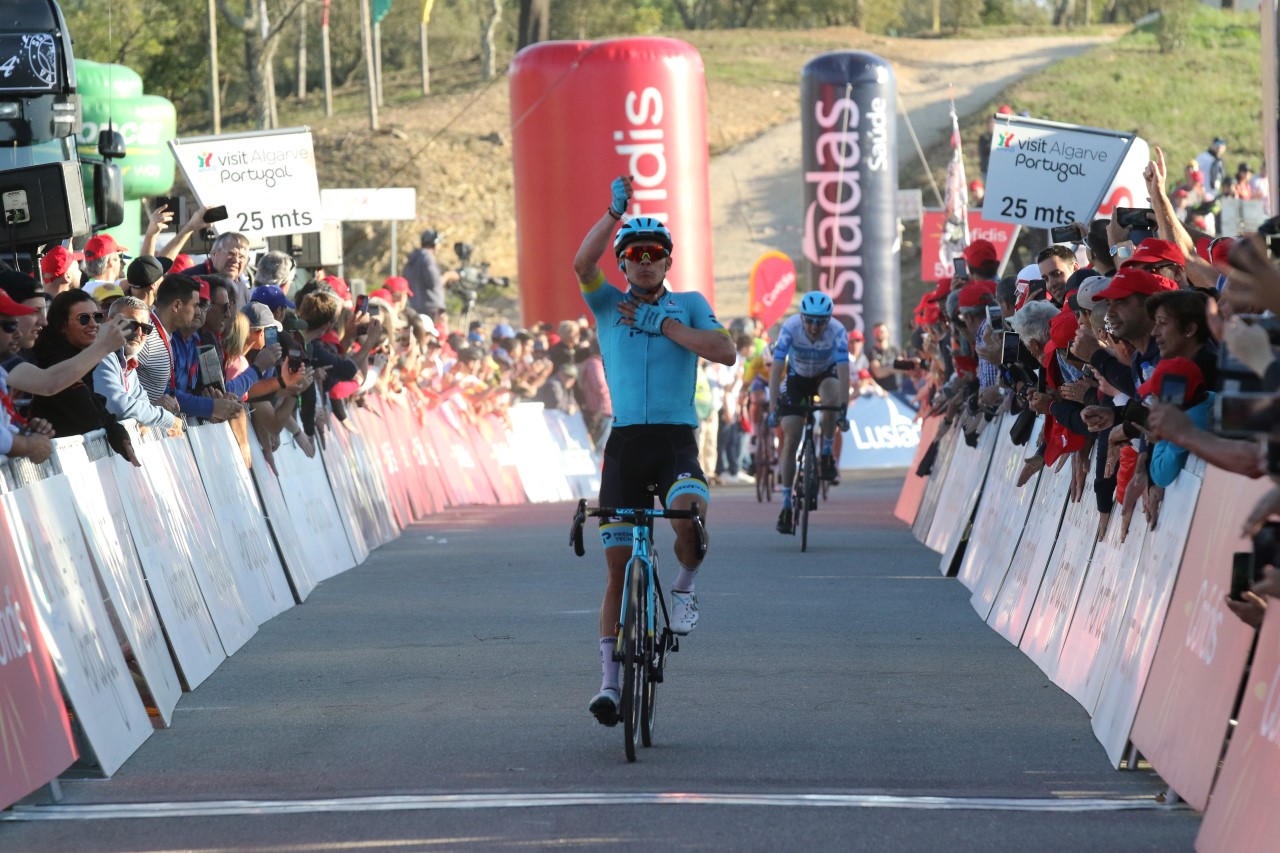 Sul Informação - Volta ao Algarve: Miguel Ángel López (Astana) vence no Alto do Malhão