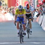 Sul Informação - Volta ao Algarve: Miguel Ángel López (Astana) vence no Alto do Malhão