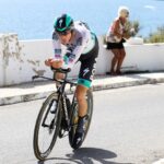 Sul Informação - Ethan Hayter caiu, mas segue de amarelo e aumenta distância para João Rodrigues na Volta ao Algarve