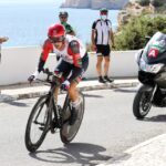 Sul Informação - Ethan Hayter caiu, mas segue de amarelo e aumenta distância para João Rodrigues na Volta ao Algarve
