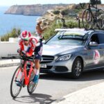 Sul Informação - Ethan Hayter caiu, mas segue de amarelo e aumenta distância para João Rodrigues na Volta ao Algarve