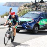 Sul Informação - Ethan Hayter caiu, mas segue de amarelo e aumenta distância para João Rodrigues na Volta ao Algarve