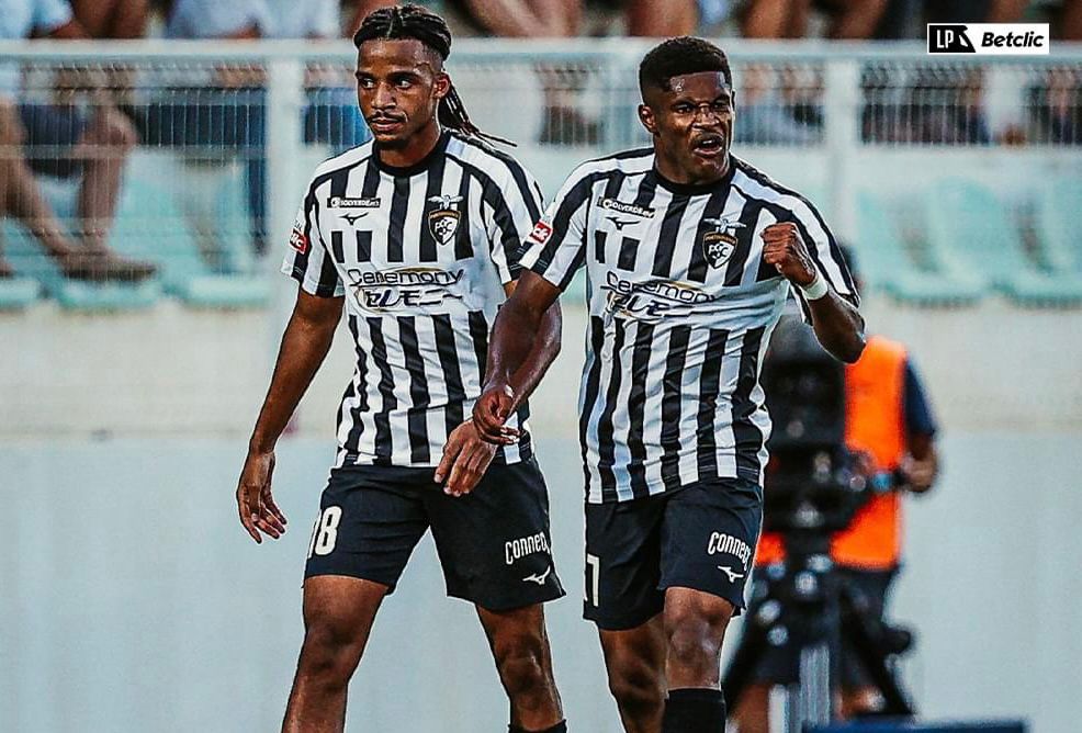 Sul Informação - Portimonense falha penálti e perde com Benfica por 1-3
