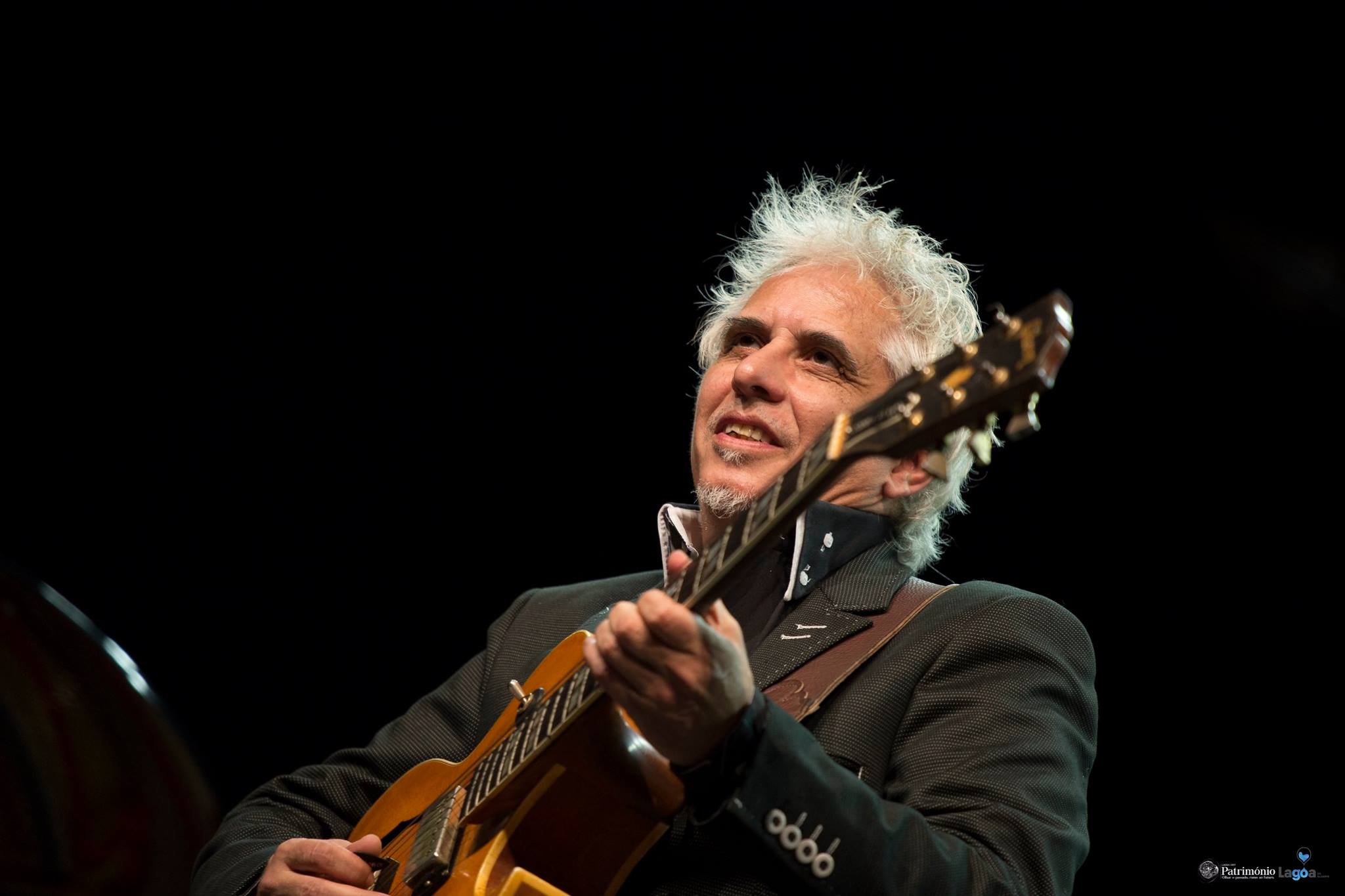 Sul Informação - Jazz colorido de Ximo Tebar fechou Festival de Guitarra de Lagoa com um grande concerto