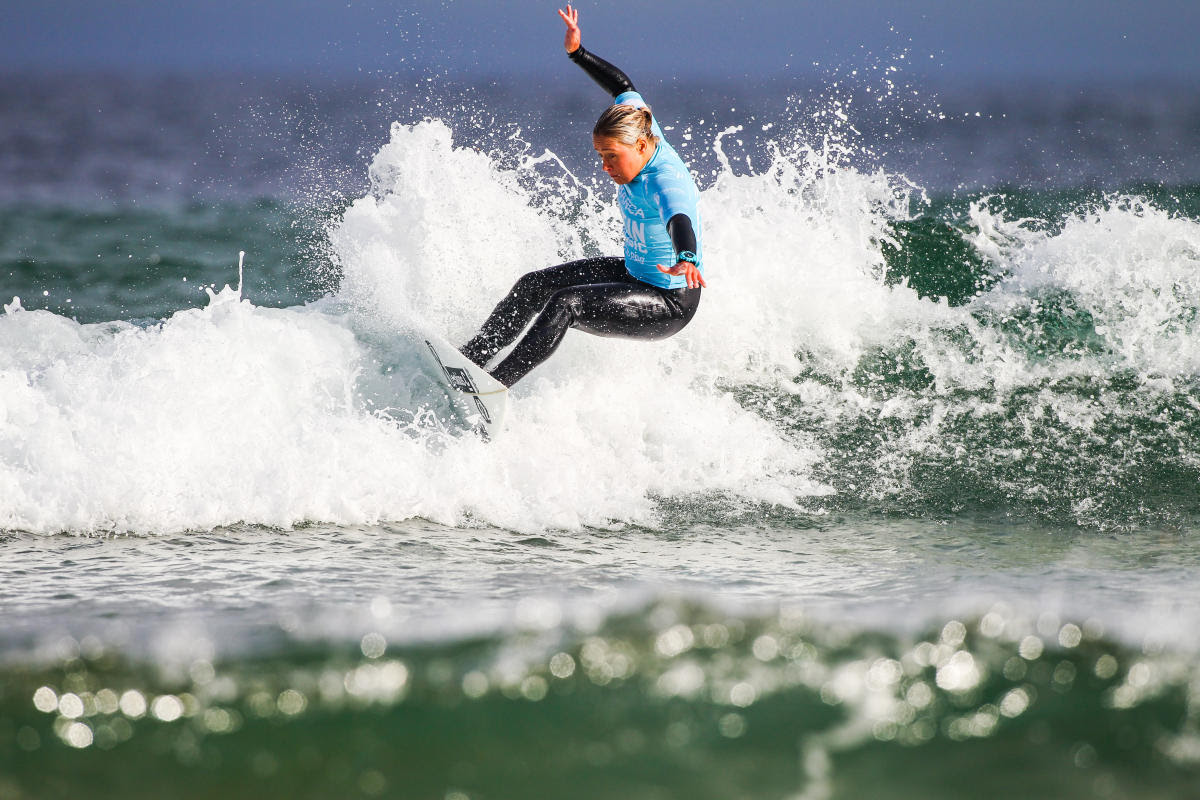 Sul Informação - Algarvia Yolanda Hopkins termina US Open of Surfing no 9º lugar