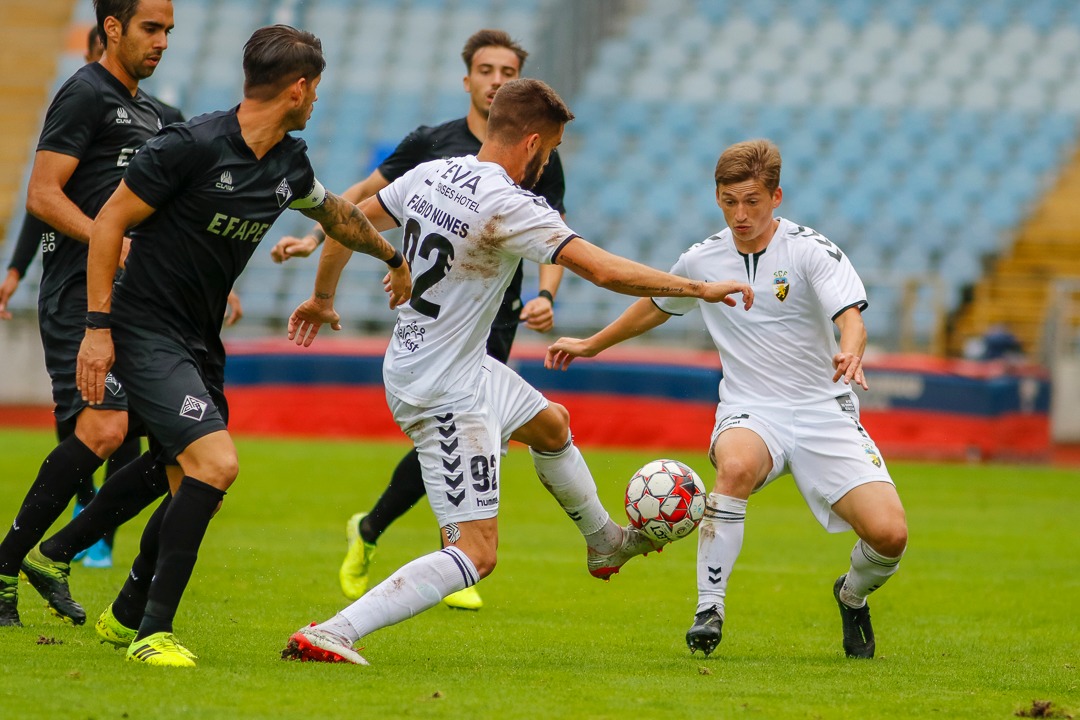 Sul Informação - “Fabrícios” dão vitória e liderança ao Farense
