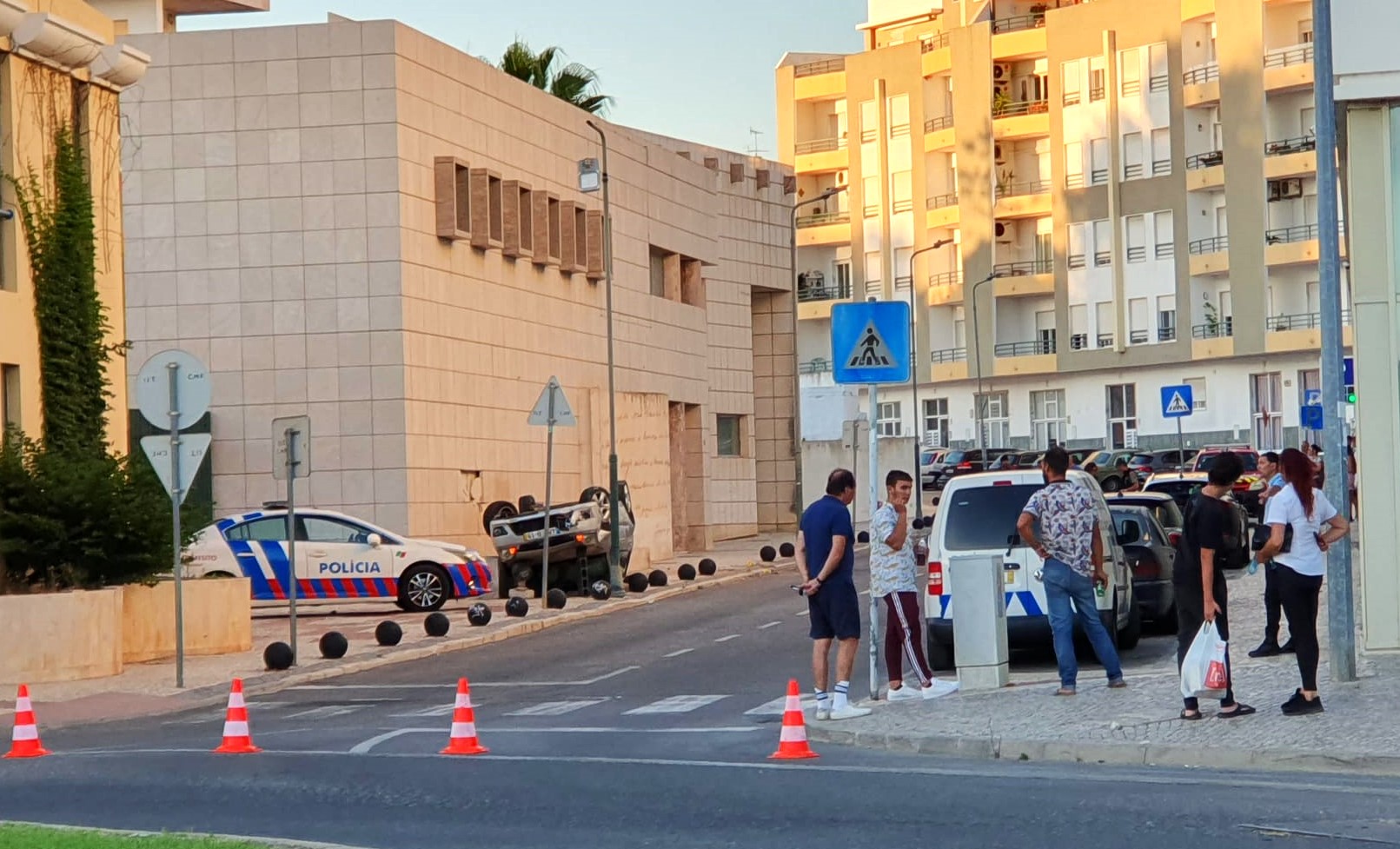 Sul Informação - Homem despista-se junto à Biblioteca de Faro e “colhe” peão