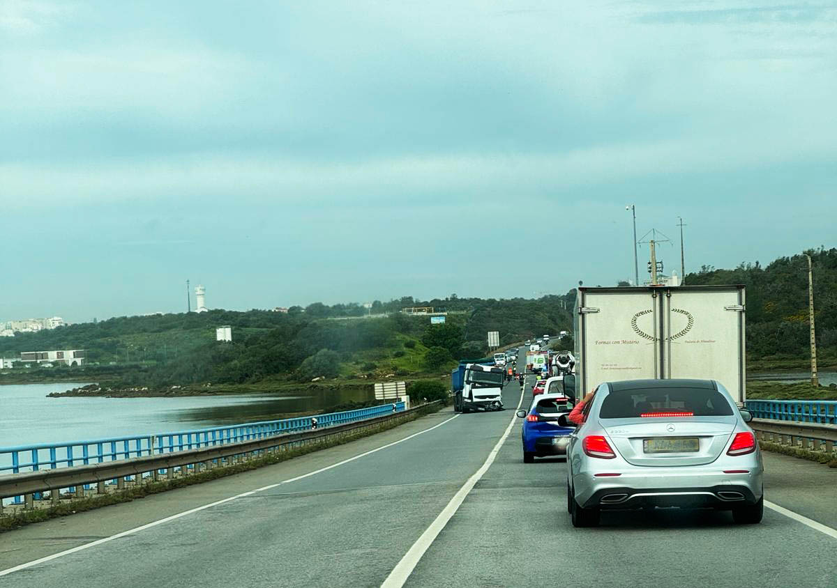 Sul Informação - Ponte Nova de Portimão cortada devido a acidente que causou uma morte