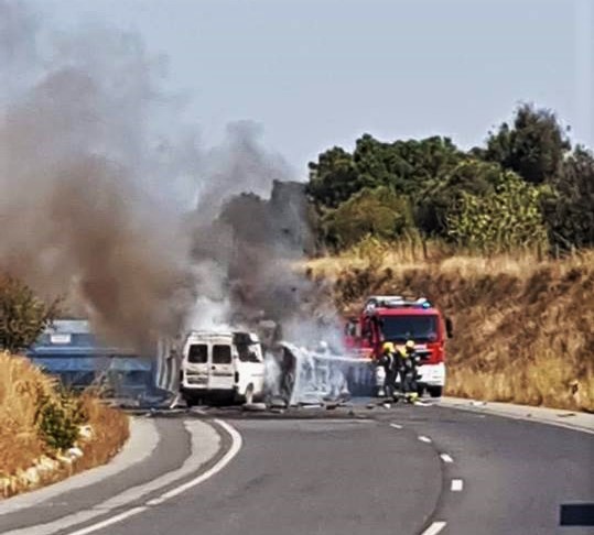 Sul Informação - Homem morre carbonizado em colisão com camião