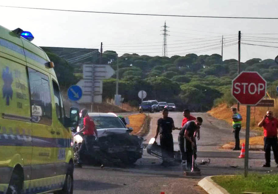 Sul Informação - Colisão entre dois carros na EN125 faz 7 feridos leves