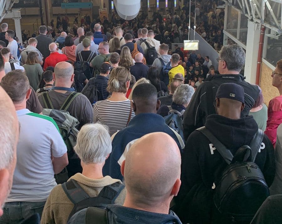 Sul Informação - Greve da Função Pública causa longas filas no Aeroporto de Faro