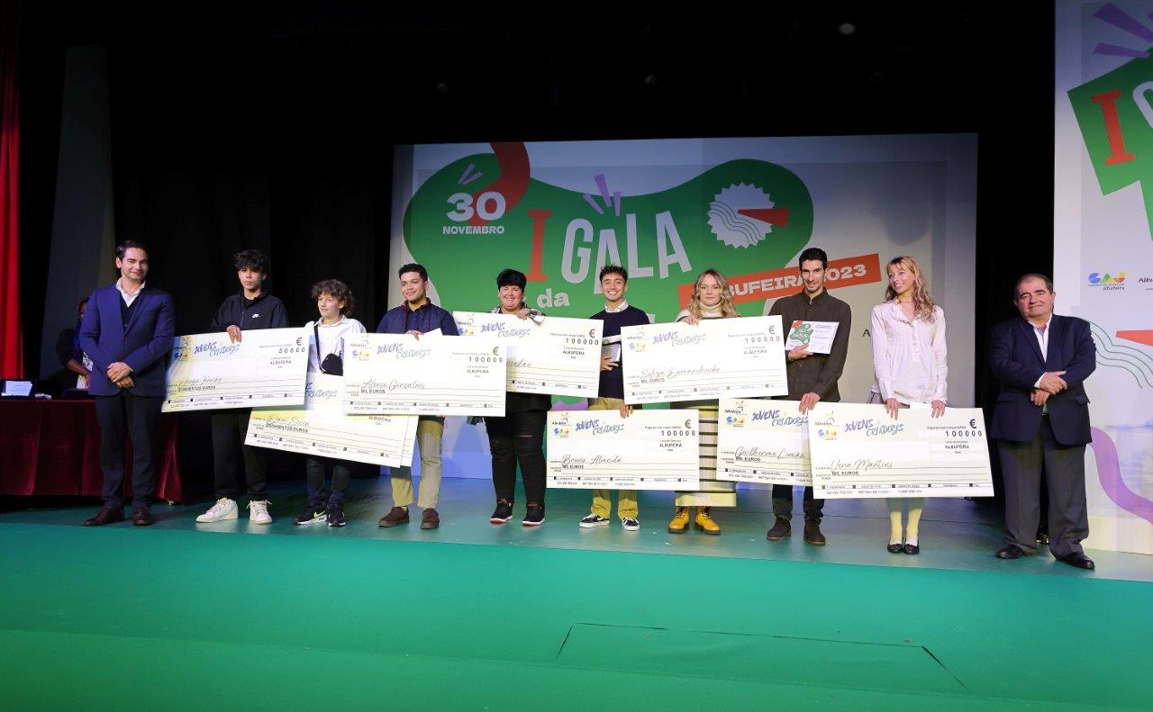 Sul Informação - Gala da Juventude de Albufeira homenageou 200 albufeirenses
