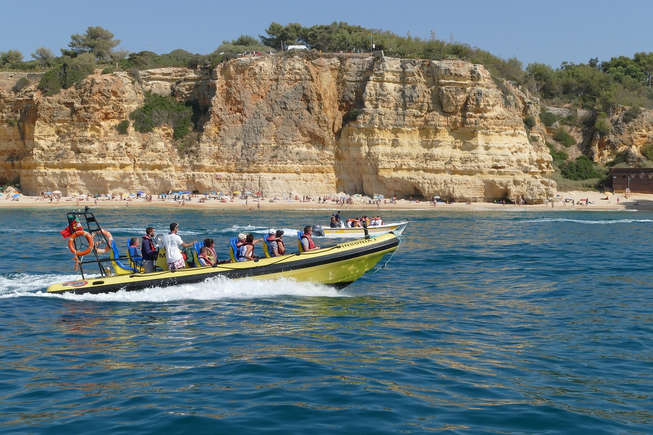 Sul Informação - Turismo do Algarve reúne-se com associações de estrangeiros residentes e corpo consular