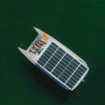 Sul Informação - Inovação e sustentabilidade do novo turismo algarvio navegam a bordo de um barco solar