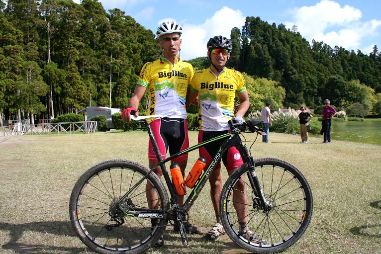 Sul Informação - Dupla algarvia vence o 1º Azores Challenge BTT