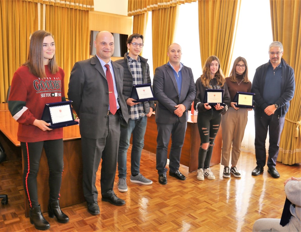 Sul Informação - Vila do Bispo homenageou ex-funcionários e premiou alunos no seu feriado municipal