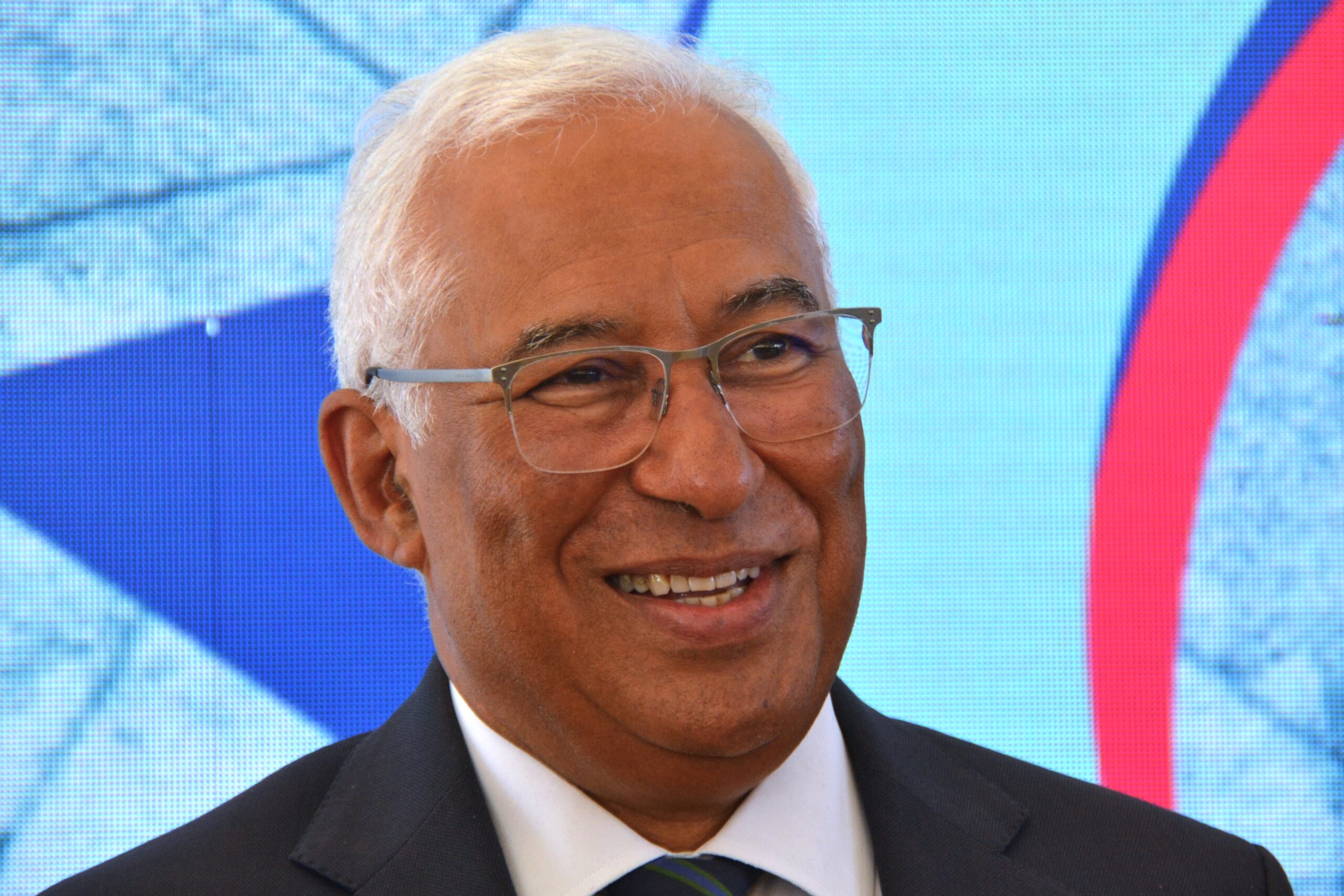 Sul Informação - Governo vai deixar de conceder vistos “gold”, anuncia António Costa