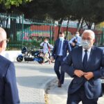 Sul Informação - Entre fotos e apertos de mão, Costa foi à nova EB 2,3 D. Dinis de Quarteira apelar à vacinação