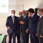 Sul Informação - Entre fotos e apertos de mão, Costa foi à nova EB 2,3 D. Dinis de Quarteira apelar à vacinação
