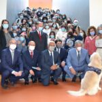 Sul Informação - Entre fotos e apertos de mão, Costa foi à nova EB 2,3 D. Dinis de Quarteira apelar à vacinação