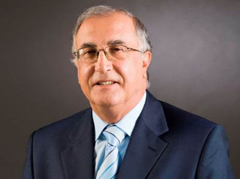 Sul Informação - António Pina quer que o seu sucessor seja capaz «de bater o pé a Lisboa»