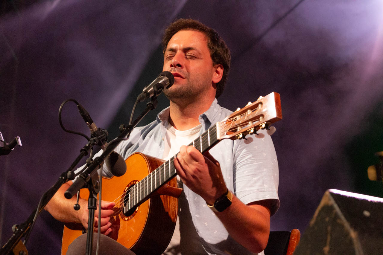Sul Informação - António Zambujo pôs público das Noites F a cantar