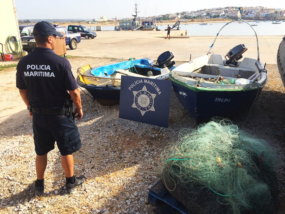 Sul Informação - Polícia Marítima apreende embarcações e artes de pesca ilegais no Rio Arade