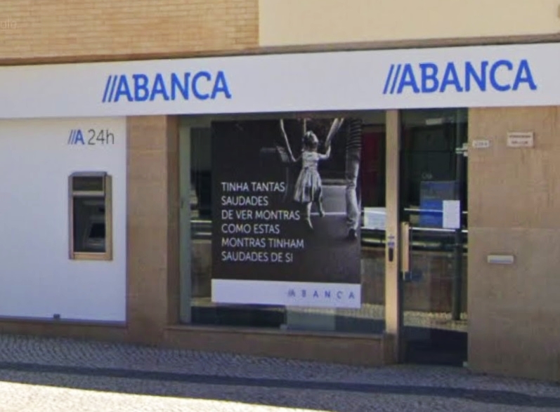 Sul Informação - Banco em Faro assaltado por homem armado. PJ investiga