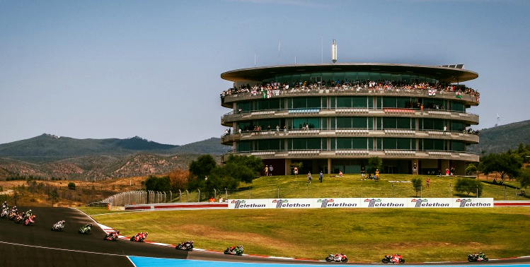 Sul Informação - Superbikes já fizeram esgotar bilhetes para a Torre VIP do Autódromo