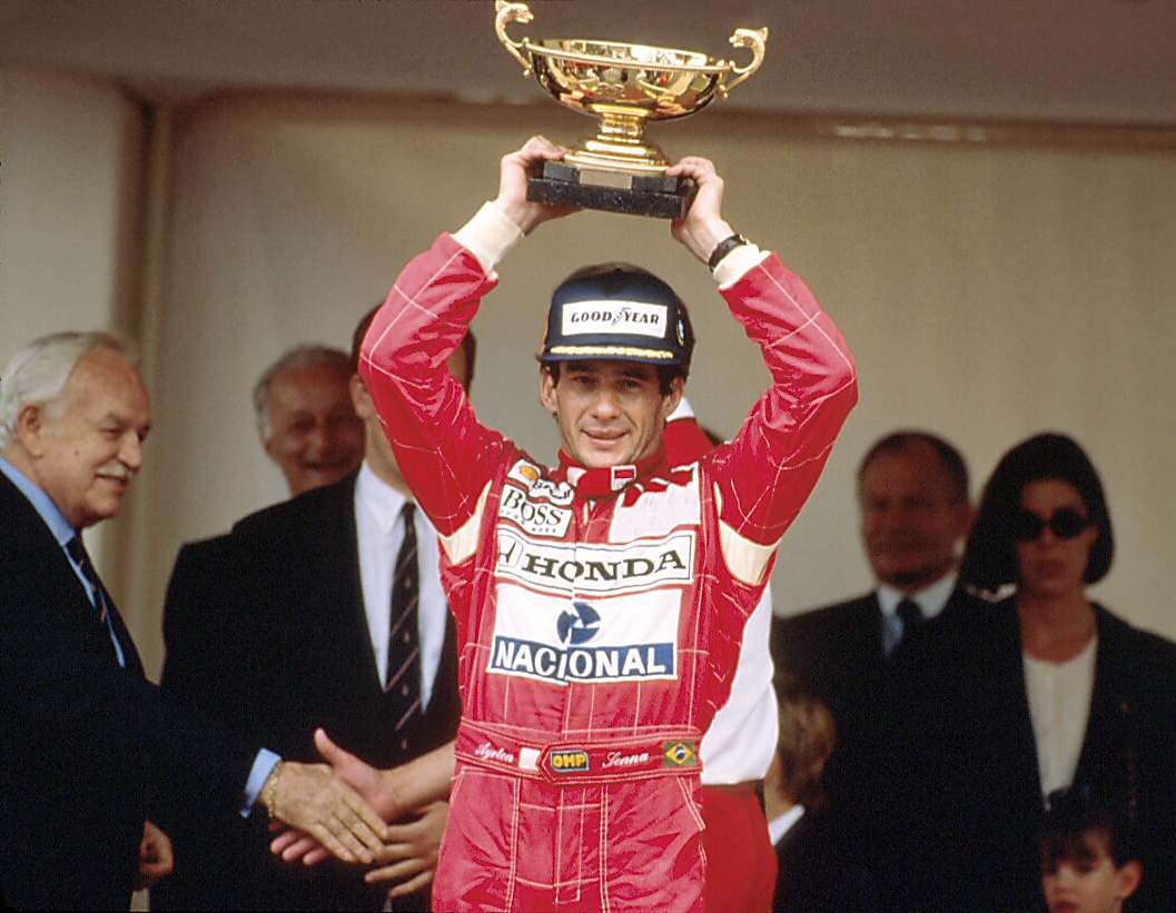 Sul Informação - Quinta do Lago homenageia Ayrton Senna com escultura e jardim