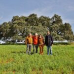 Sul Informação - Britânico defensor das árvores visitou a Azinheira de Monte Barbeiro