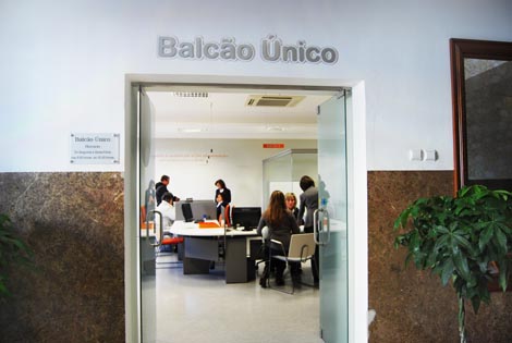 Sul Informação - Balcão Único de Olhão recebeu quase cinco mil pessoas num mês
