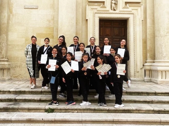 Sul Informação - Academia de Ballet Contemporâneo de VRSA “deu cartas” em Itália
