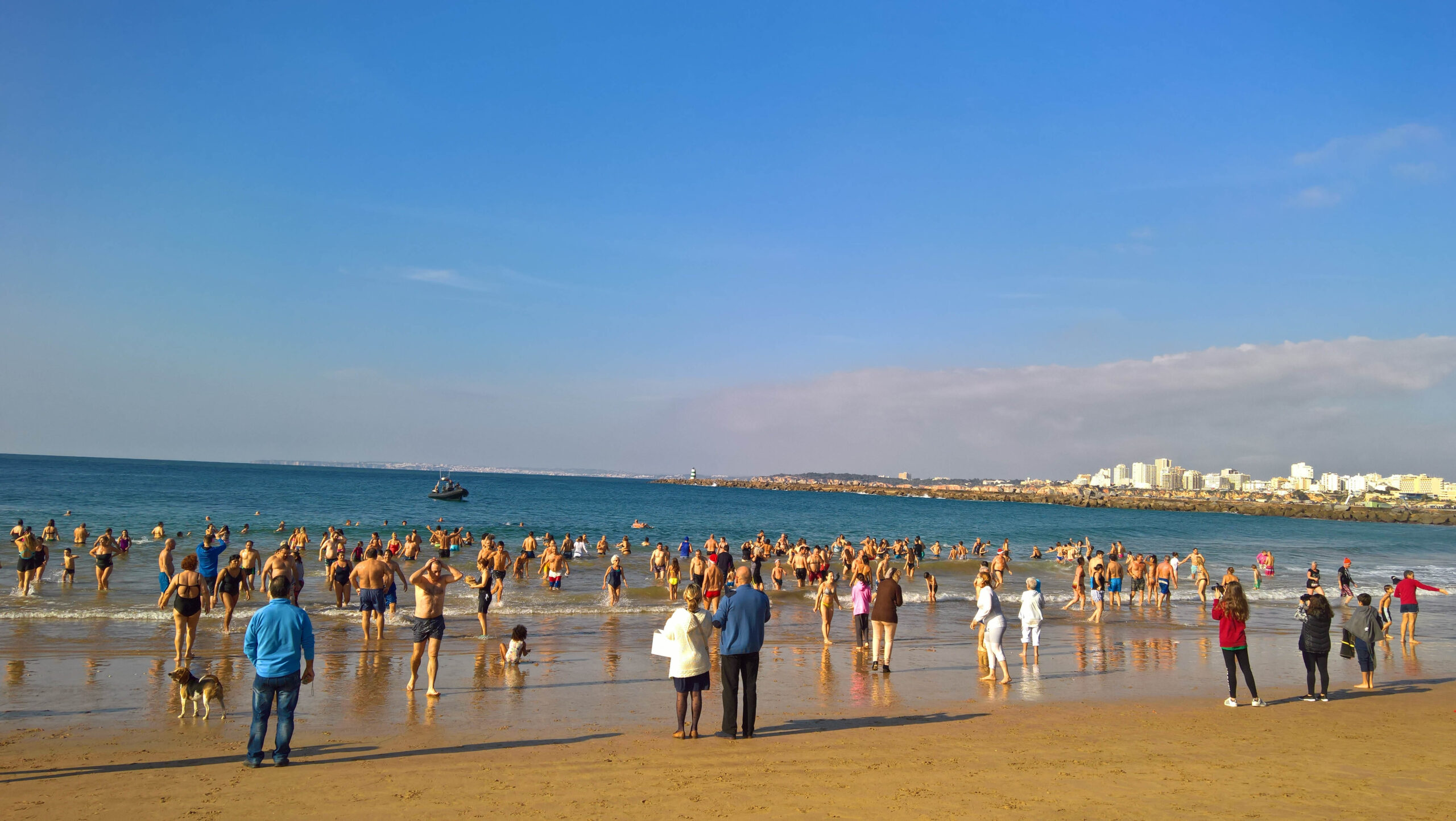 Sul Informação - Banho de Mar em Ferragudo foi «o maior de sempre»
