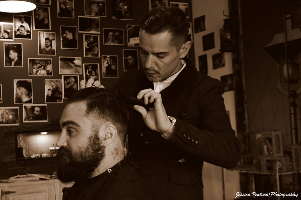 Sul Informação - A Just, que não é apenas uma barbearia, faz maratona a cortar cabelo e fazer barba