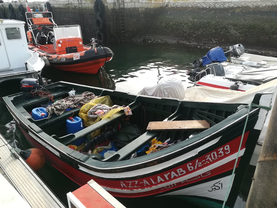 Sul Informação - Barco com 11 migrantes vindos de Marrocos intercetado frente à barra da Armona