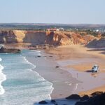 Sul Informação - Barco de pesca encalha «por razões desconhecidas» na Praia do Tonel em Sagres (com fotos)
