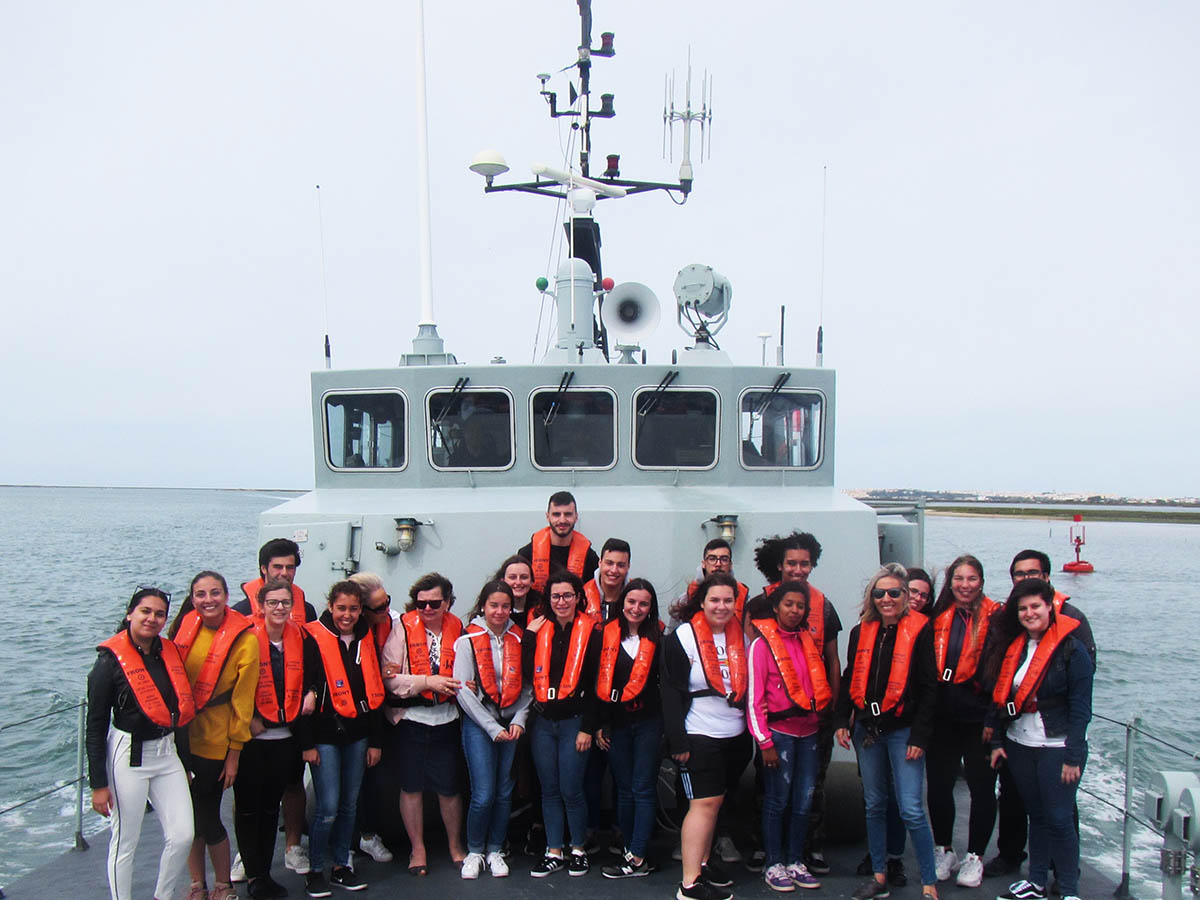 Sul Informação - Jovens de Escolas do Algarve embarcam em navios da Marinha Portuguesa