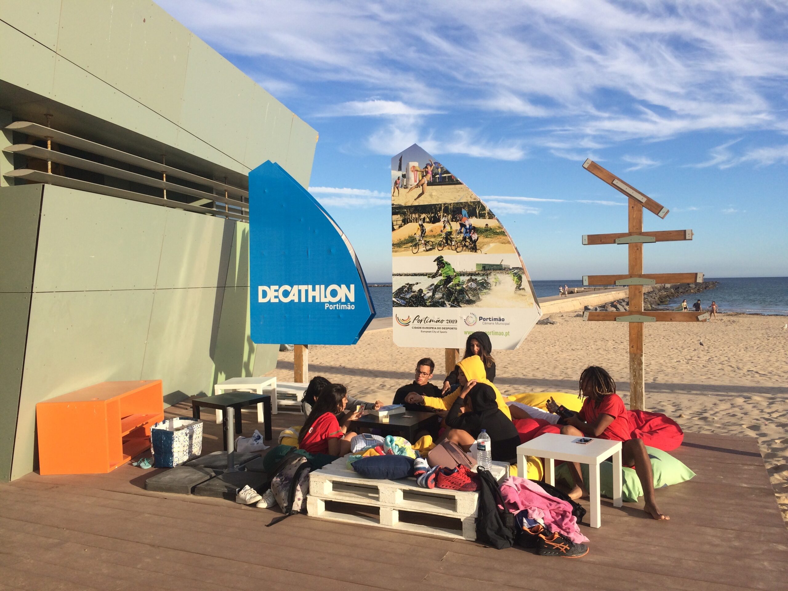 Sul Informação - Loja Ponto JA muda-se para a Praia da Rocha durante o Verão