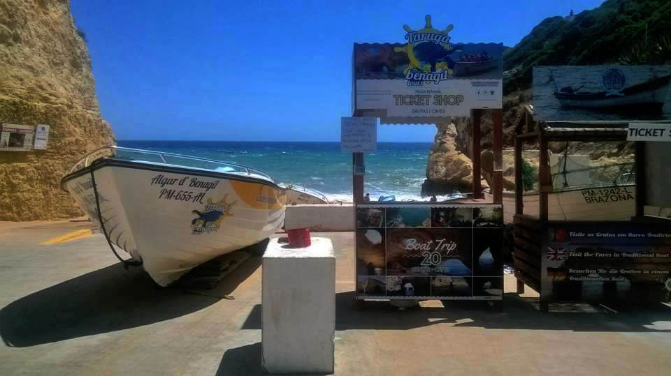 Sul Informação - Derrocadas em praias de Albufeira e Lagoa causam feridos (corrigida)