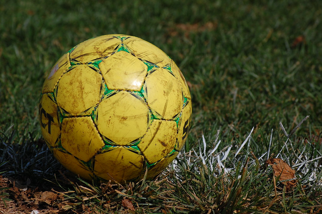 Sul Informação - 11 Esperanças lidera Distrital com goleada ao Guia
