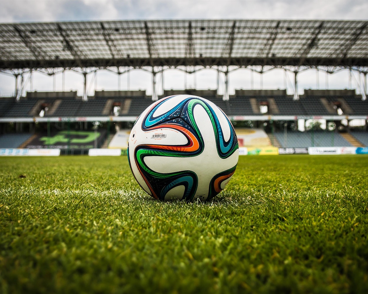 Sul Informação - Covid-19 trouxe perdas «muito elevadas para a indústria do futebol»