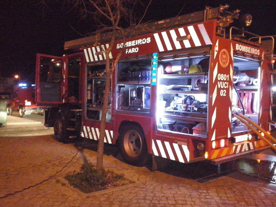 Sul Informação - Incêndio em prédio de habitação social em Faro provoca 9 feridos
