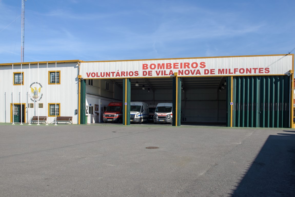 Sul Informação - Caminhada solidária ajuda Bombeiros de Vila Nova de Milfontes