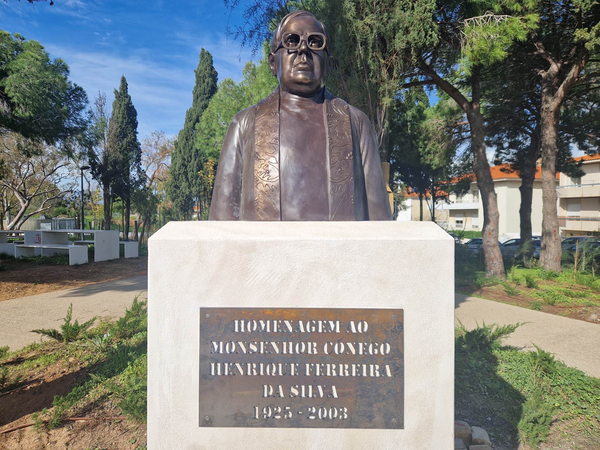 Sul Informação - Faro inaugura busto em homenagem ao cónego Henrique