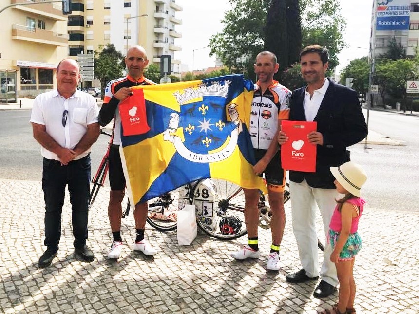 Sul Informação - Faro saudou ciclistas de Abrantes que percorreram EN2 em tempo recorde